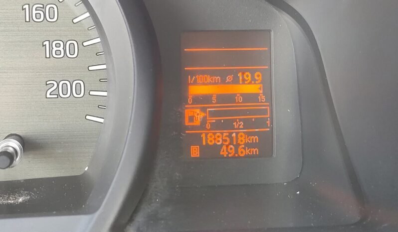 Nissan NV200 pilnas