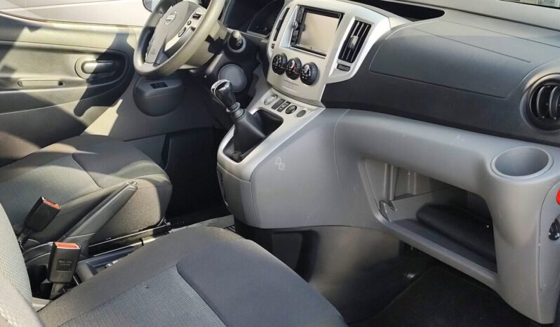 Nissan NV200 pilnas