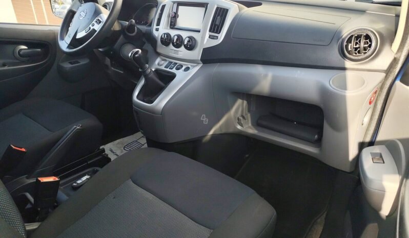 Nissan NV200 pilnas