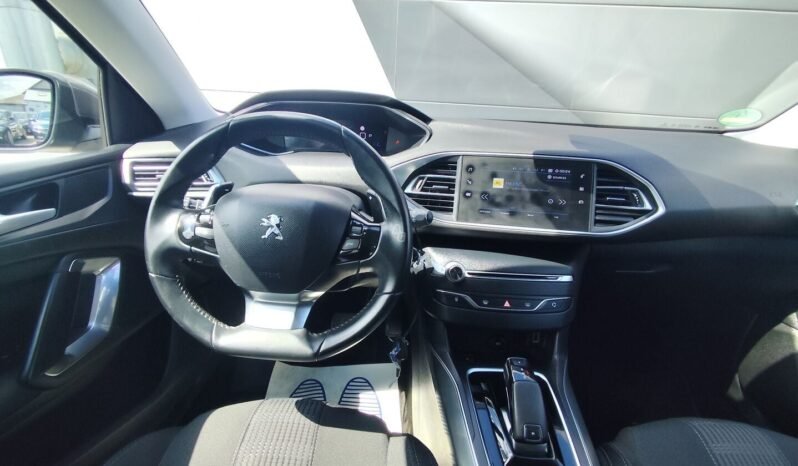 Peugeot 308 pilnas