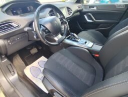 Peugeot 308 pilnas