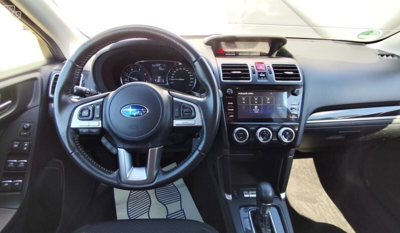 Subaru Forester pilnas