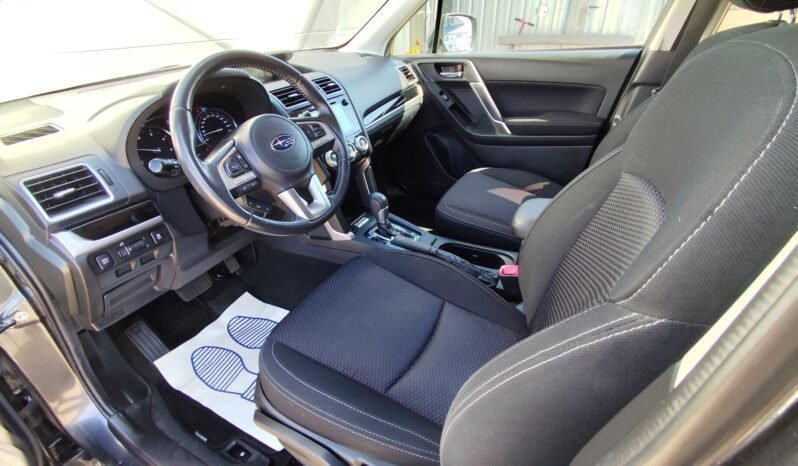 Subaru Forester pilnas