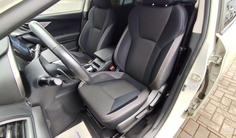 Subaru Impreza pilnas