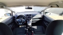 Toyota Verso-S pilnas