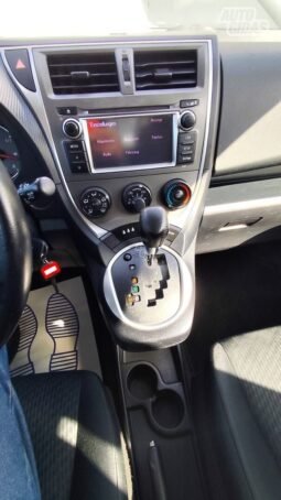 Toyota Verso-S pilnas