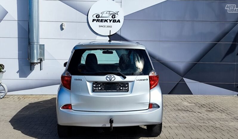 Toyota Verso-S pilnas