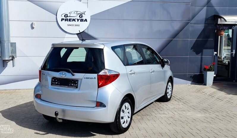 Toyota Verso-S pilnas