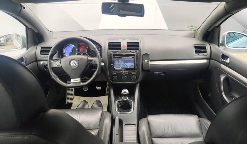 Volkswagen Golf pilnas