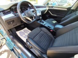 Volkswagen Passat pilnas