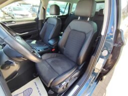 Volkswagen Passat pilnas