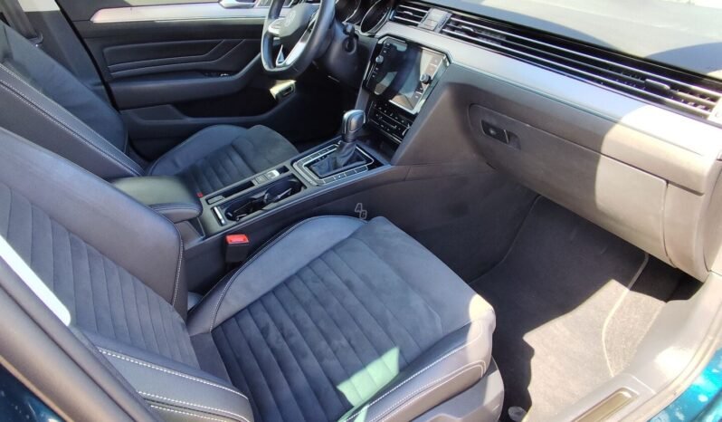 Volkswagen Passat pilnas