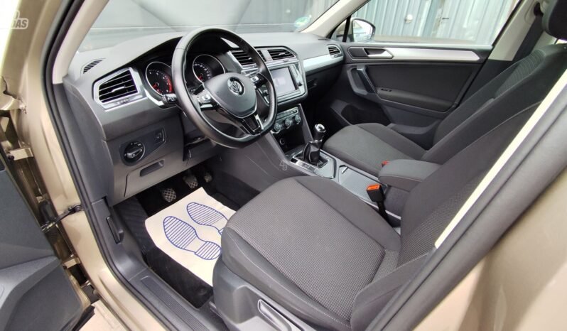 Volkswagen Tiguan pilnas