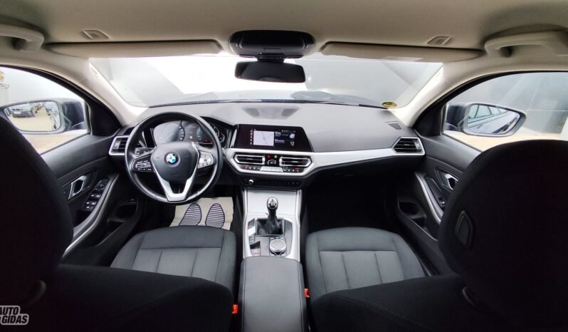 BMW 318 pilnas