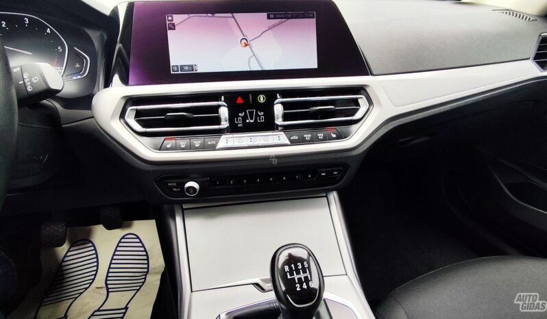 BMW 318 pilnas