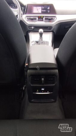 BMW 318 pilnas