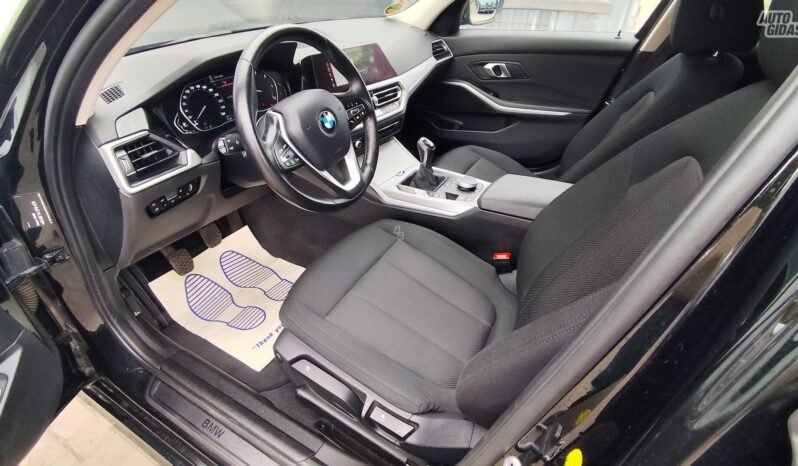 BMW 318 pilnas