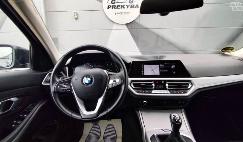 BMW 318 pilnas