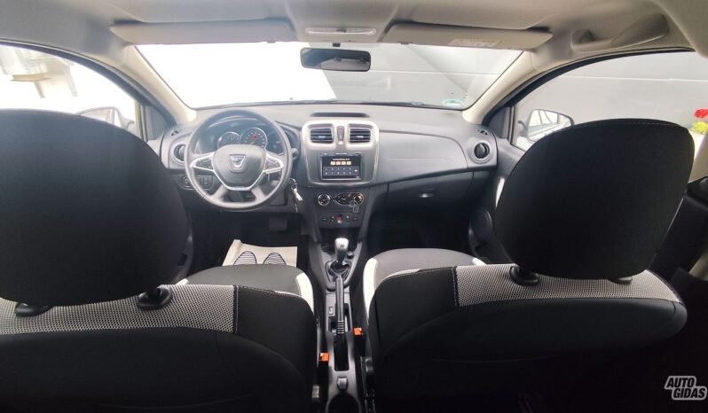 Dacia Logan pilnas