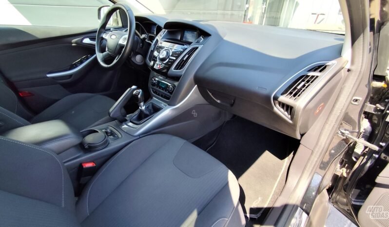 Ford Focus pilnas