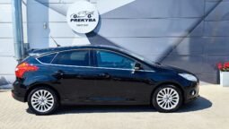 Ford Focus pilnas