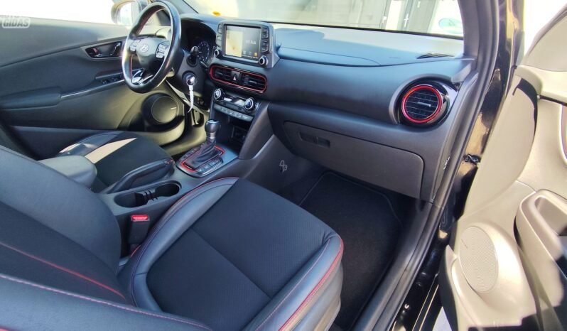 Hyundai Kona pilnas