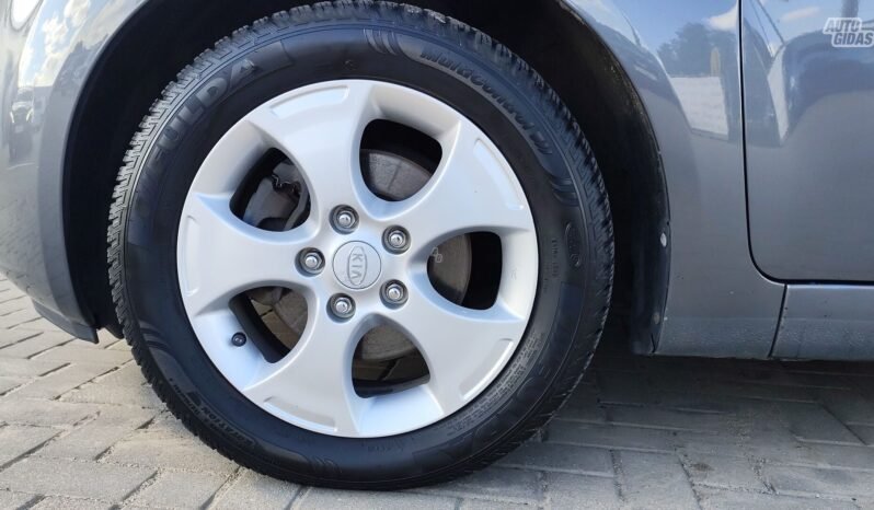 Kia Venga pilnas