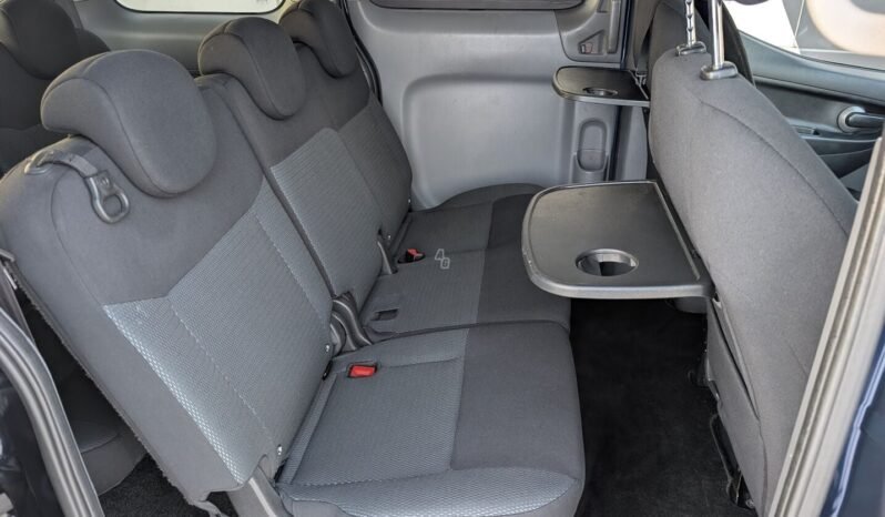 Nissan NV200 pilnas