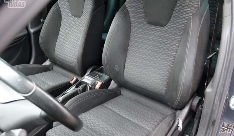 Opel Astra pilnas