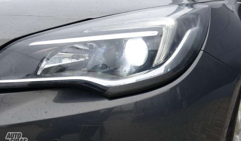 Opel Astra pilnas