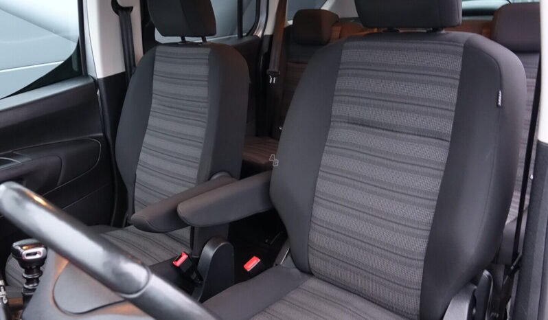 Opel Combo pilnas