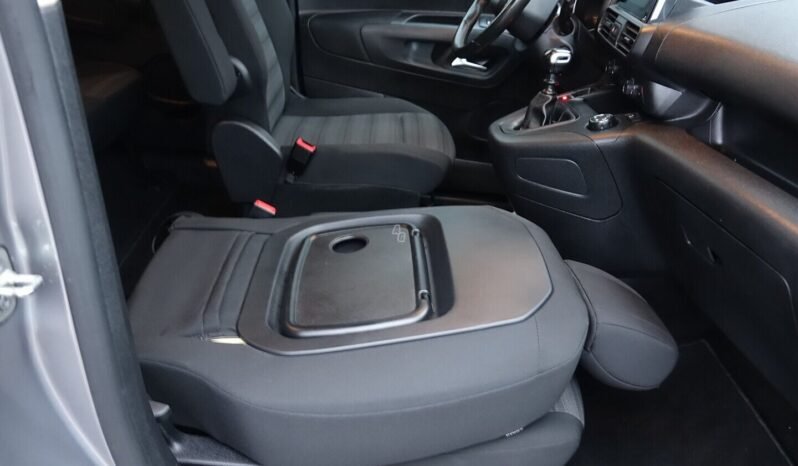 Opel Combo pilnas
