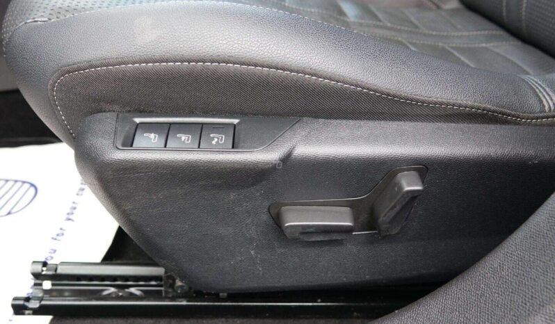 Opel Corsa pilnas