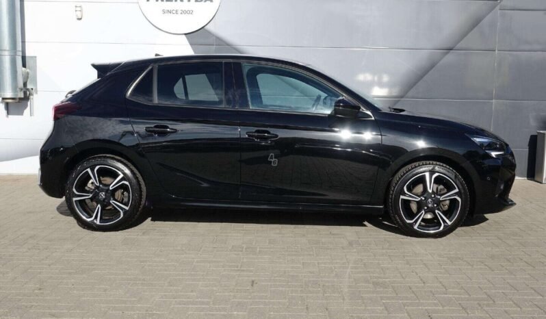 Opel Corsa pilnas