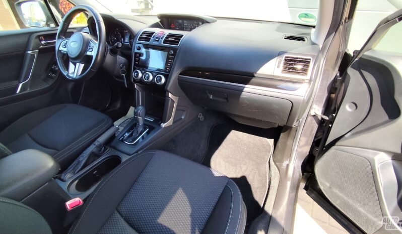 Subaru Forester pilnas