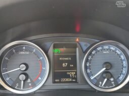 Toyota Auris pilnas