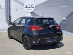 Toyota Auris pilnas