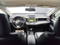 Toyota RAV4 pilnas