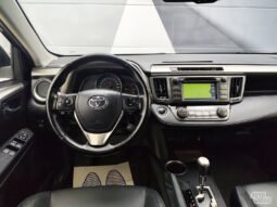 Toyota RAV4 pilnas