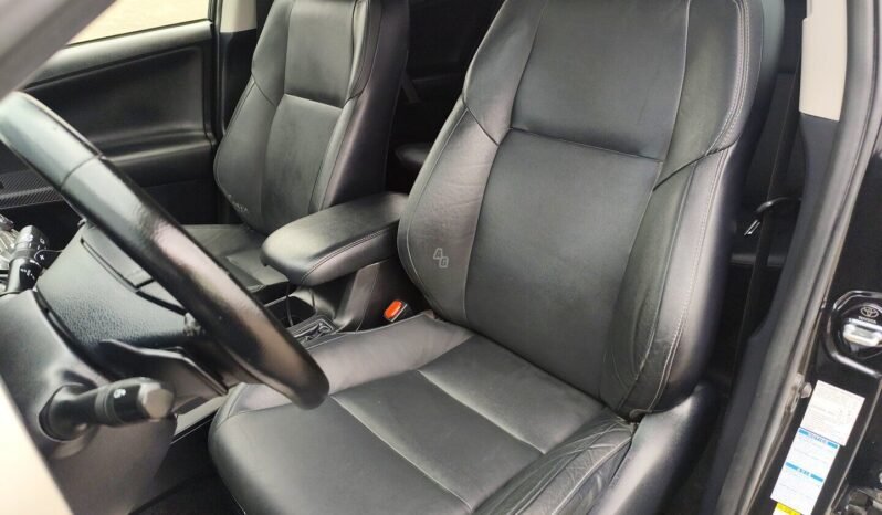 Toyota RAV4 pilnas