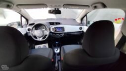 Toyota Yaris pilnas