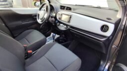 Toyota Yaris pilnas