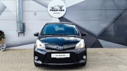 Toyota Yaris pilnas