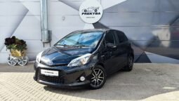 Toyota Yaris pilnas