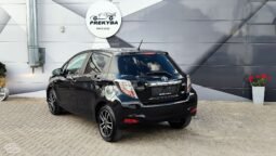 Toyota Yaris pilnas