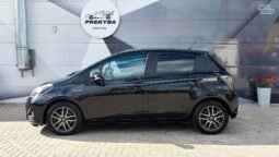 Toyota Yaris pilnas
