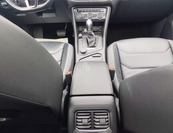Volkswagen Tiguan pilnas