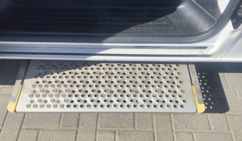 Volkswagen Transporter pilnas