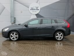 Volvo V60 pilnas