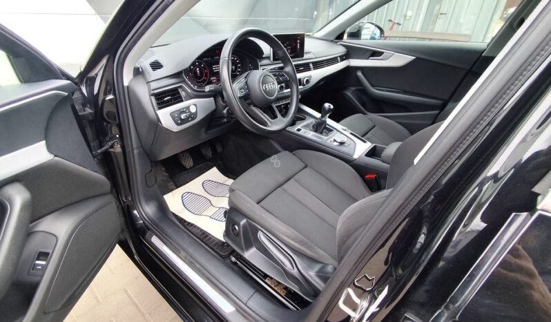 Audi A4 pilnas